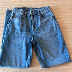 American Eagle mom jeans light wash